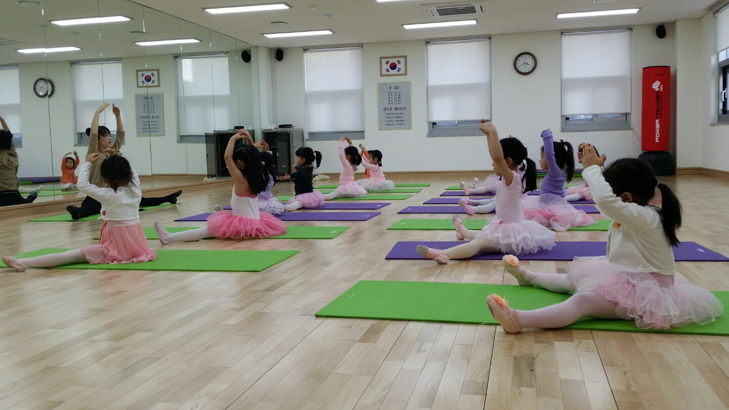 6~7세 키즈발레 수업장면 사진
