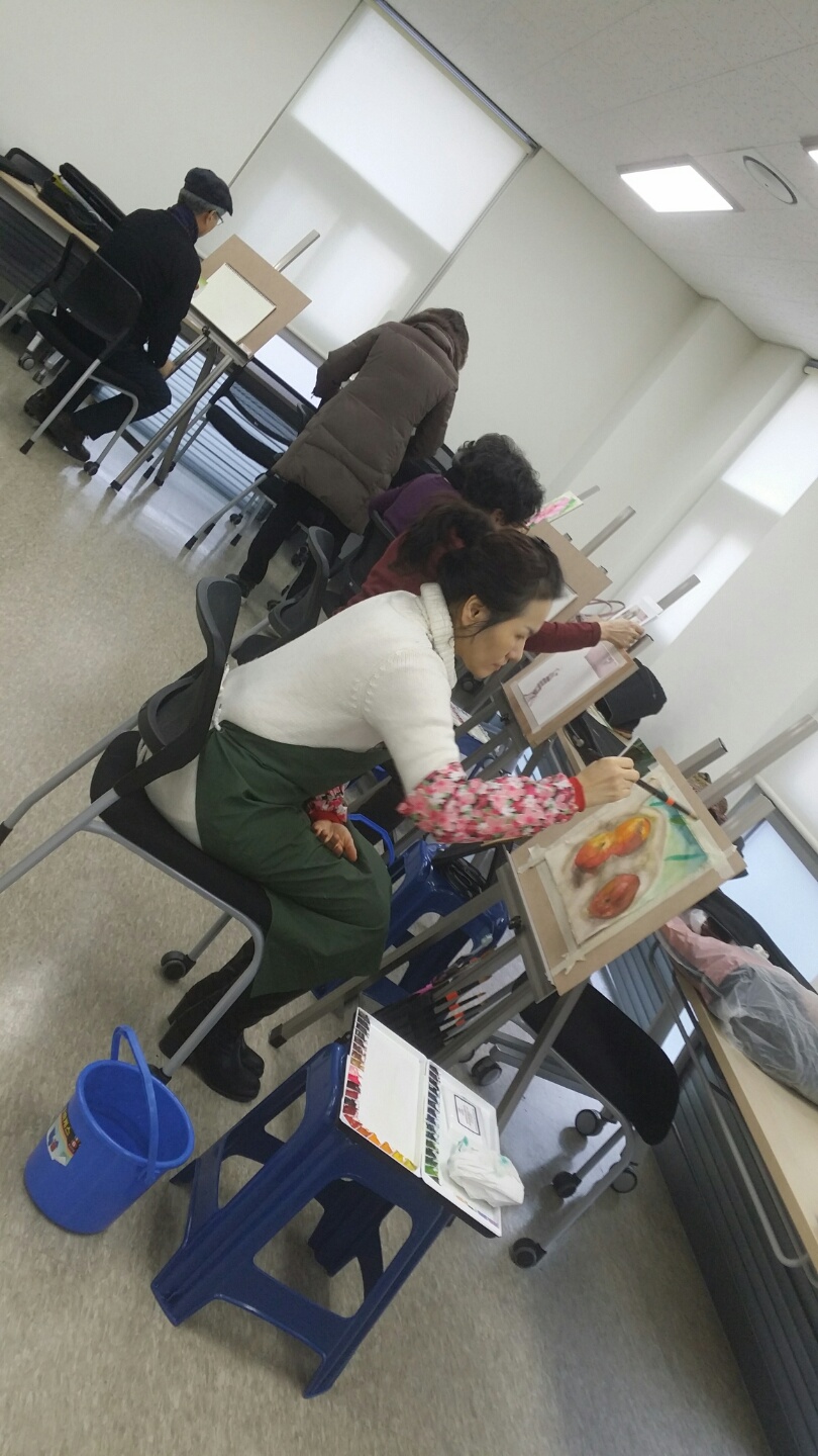 수채화 수업장면 사진