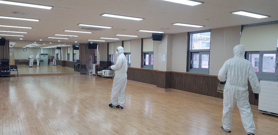 코로나19  감염예방을 위한 방역 소독안내 사진