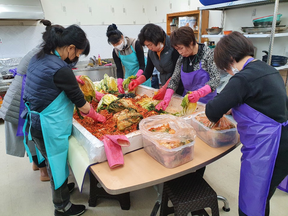 구갈동주민자치위원회 김장나눔봉사 사진